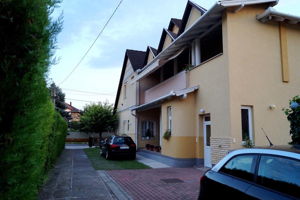 HajdúszoboszlóPanzio Status公寓 外观 照片
